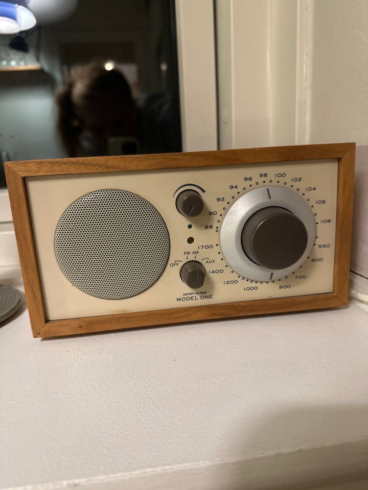 AM/FM radio, Henry Kloss, Model one