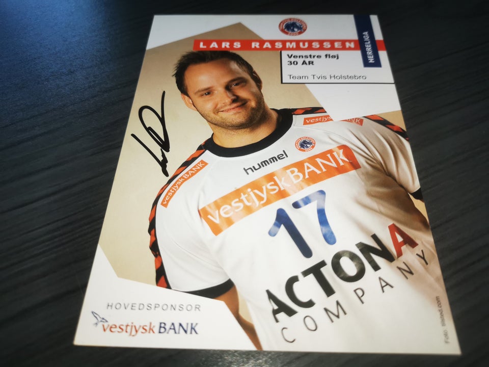 Autografer, Lars Rasmussen