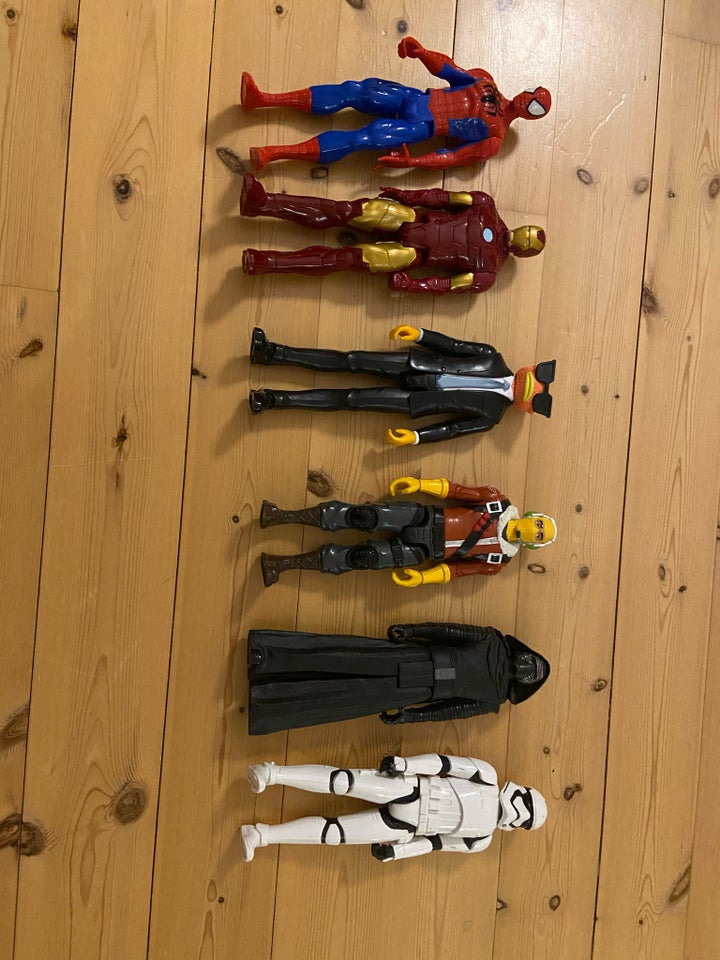 Diverse action figurer