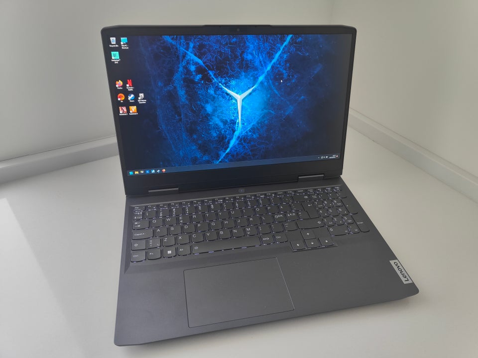 Lenovo LOQ 15AH8, 3.8 AMD Ryzen 7