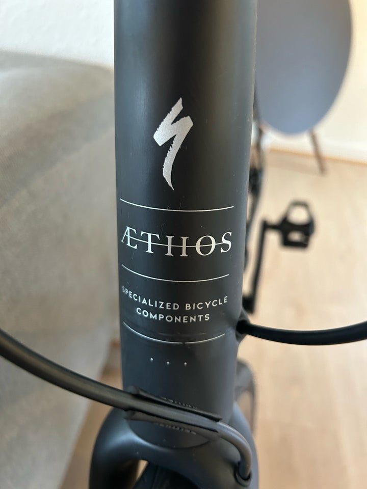 Herreracer, Specialized Aethos,