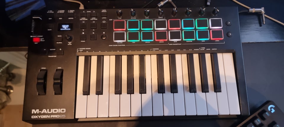 Midi keyboard, M-Audio Oxygen Pro