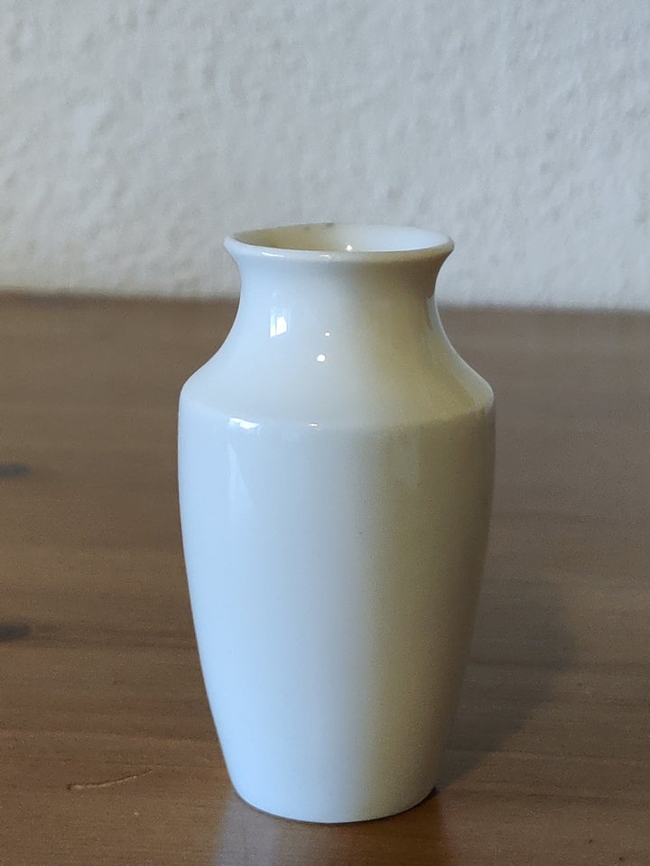 Vase, Sjælden mini vase med snebær