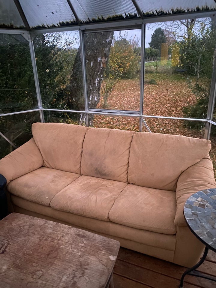 Sofa og stol, Ukendt