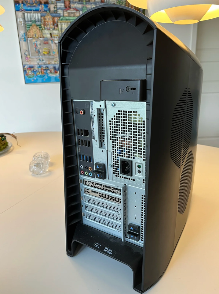 Dell Dell Alienware Aurora R11