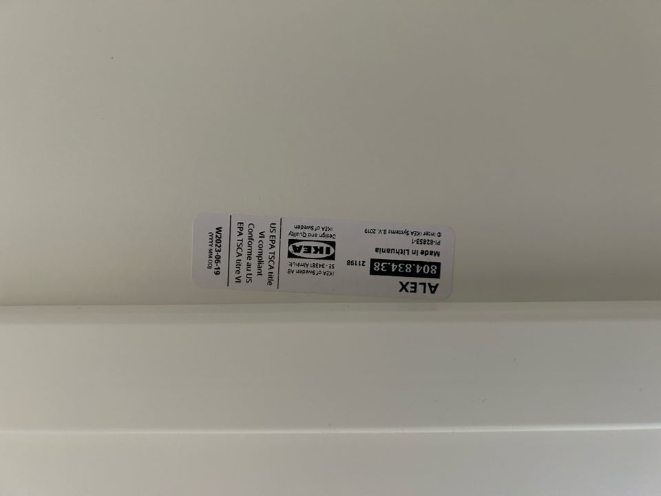 Skrivebord, Ikea, b: 132 d: 58 h: 76