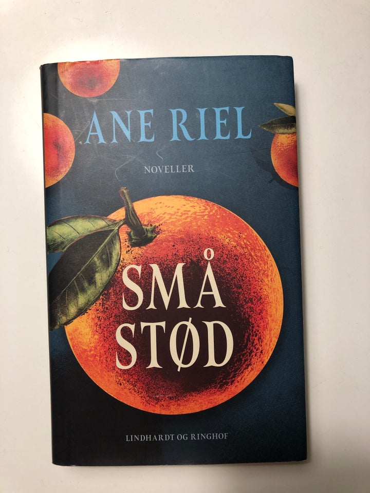 Små stød Ane Riel genre: noveller