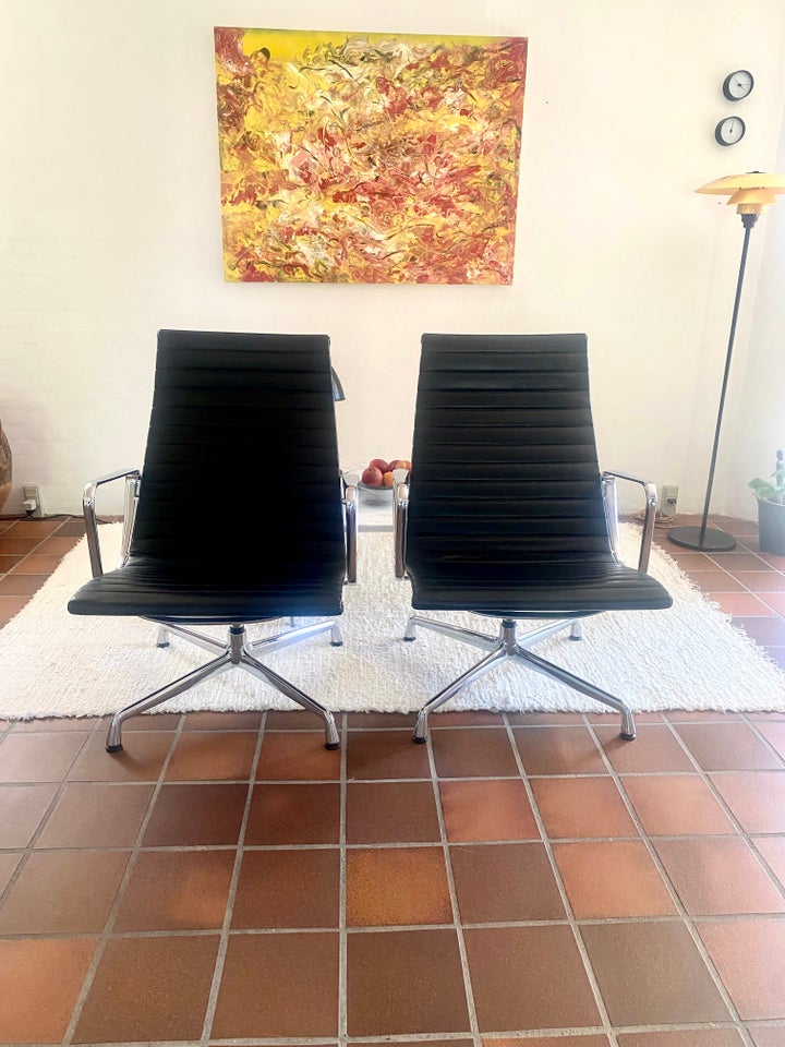 Eames EA115/sort læder Lounge