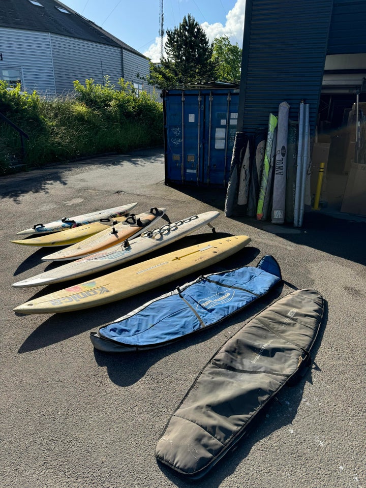 Forskelligt ældre windsurfing