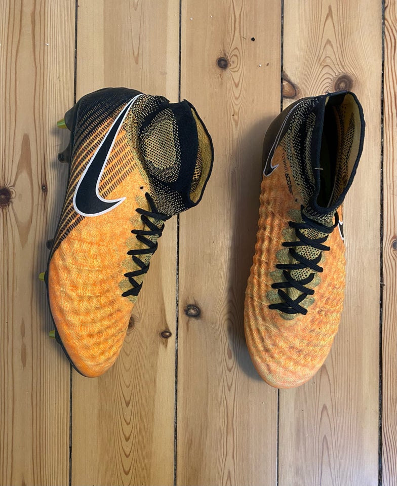 Fodboldstøvler, Nike magista obra