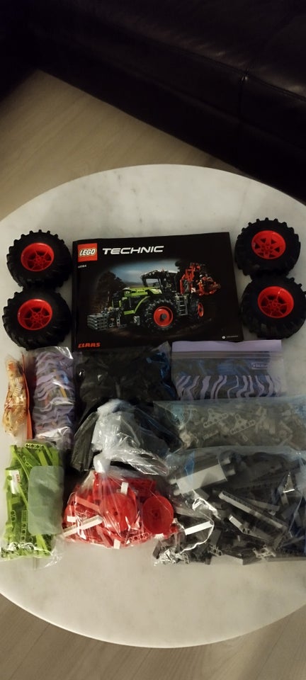 Lego Technic, 42054 Claas tractor