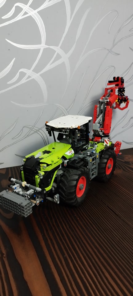 Lego Technic, 42054 Claas tractor