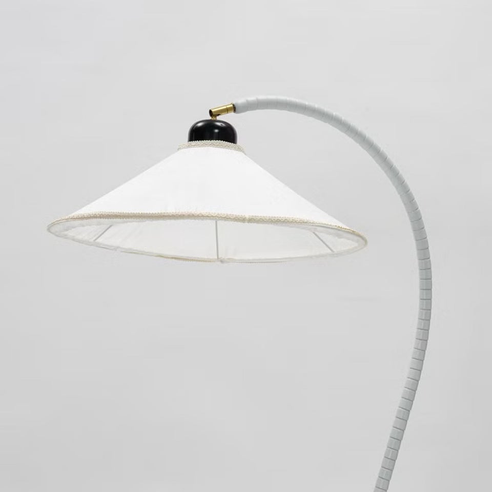 Elegant Gulvlampe fra Markslöjd