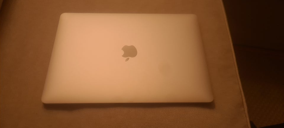 MacBook Air, 2020 sølv, M1 GHz