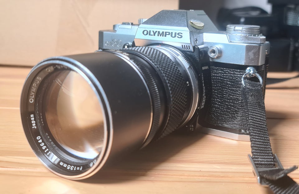 Olympus, Olympus OM30 Med OM 135mm