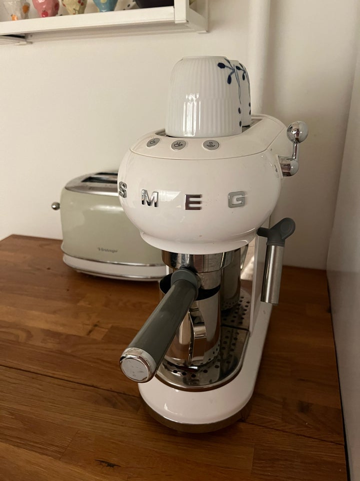 Smeg Espressomaskine, Smeg