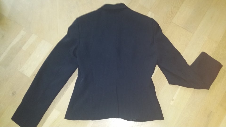 Blazer, str. 38, Taifun