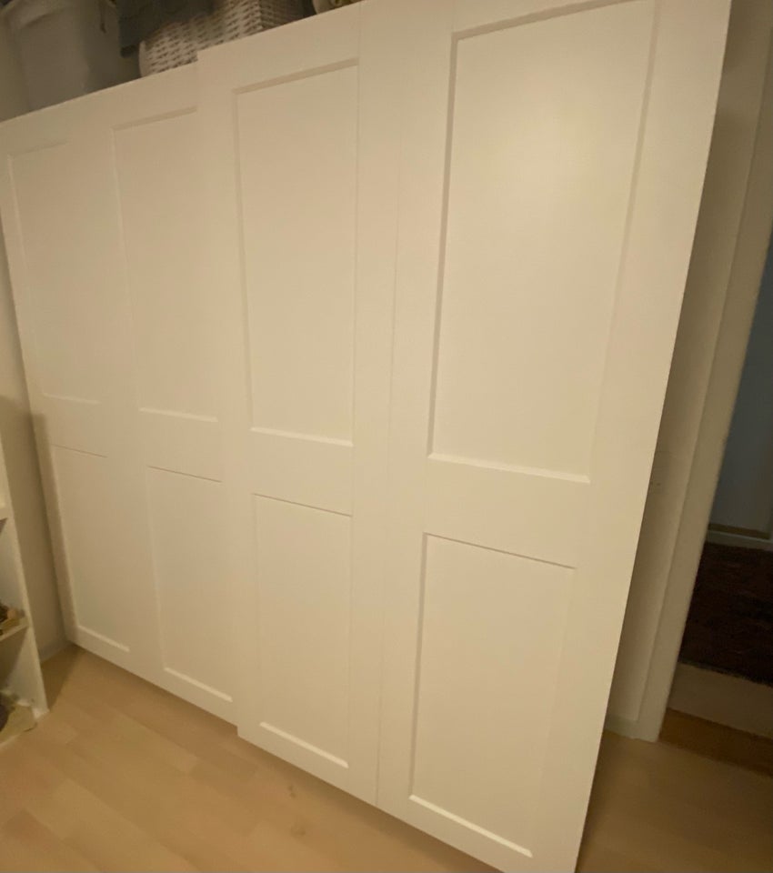 Garderobeskab, Ikea, b: 200 d: 67 h: