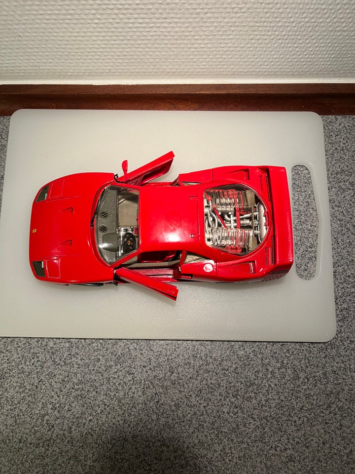 Modelbil, BURAGO FERRARI F 40,