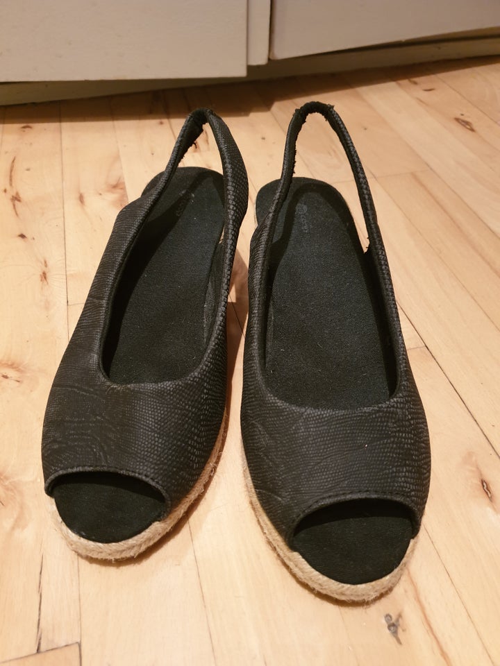 Sandaler, str. 40, Coop