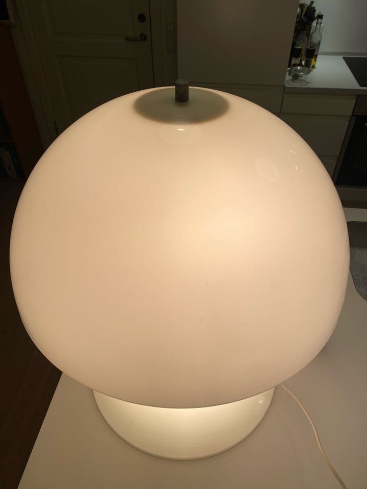 Anden arkitekt, Bordlampe