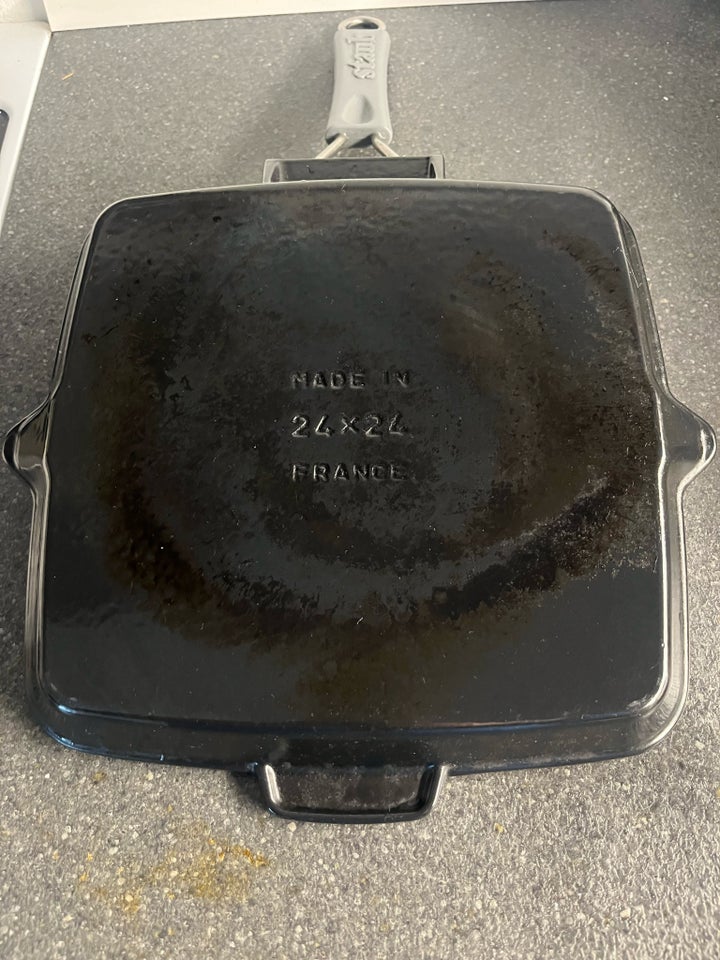 Grillpande, Staub