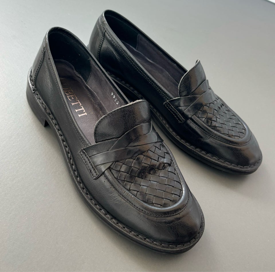 Loafers, str. 38, Bubetti