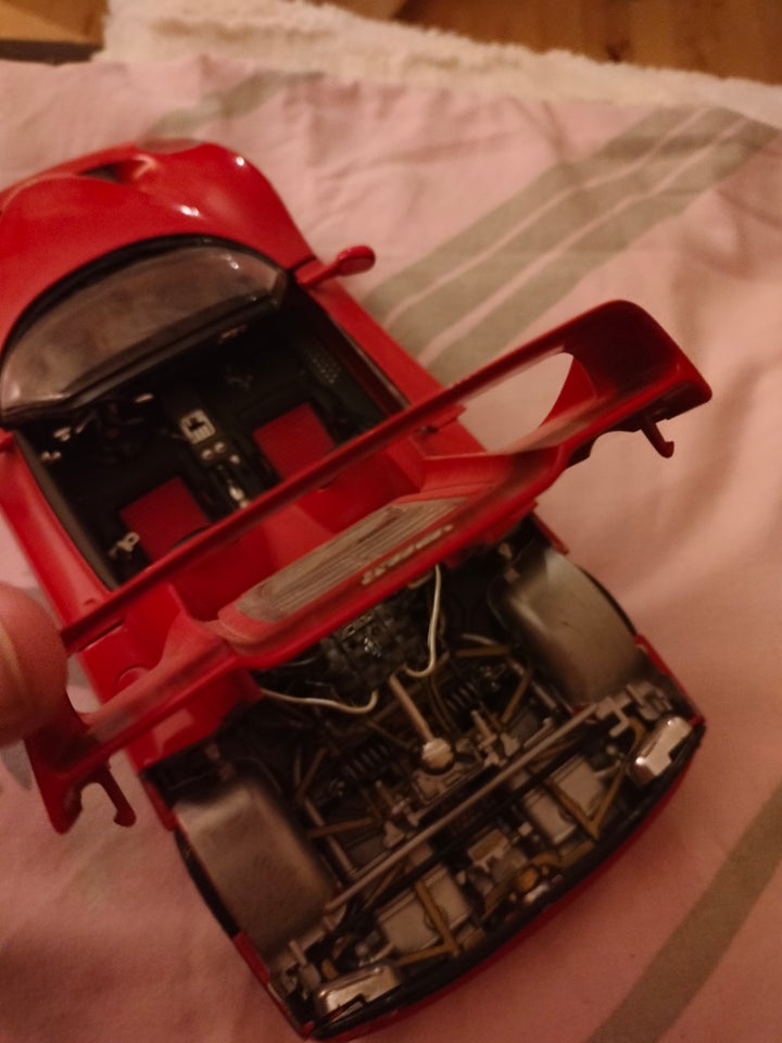 Modelbil, Ferrari Rød, skala 1:18