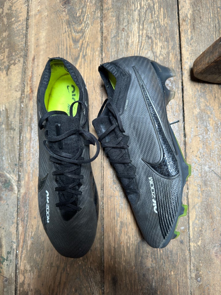 Fodboldstøvler, Nike mercurial