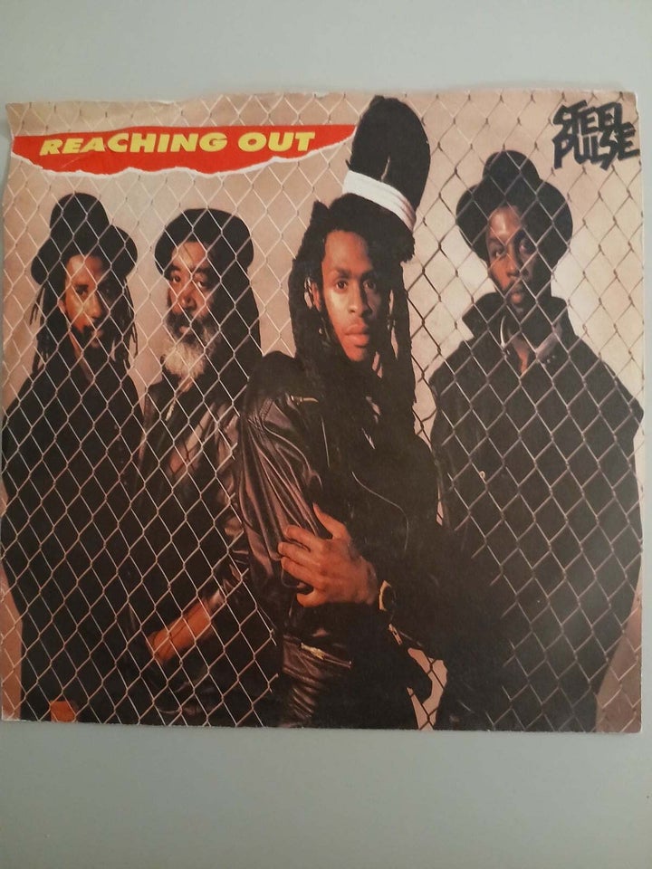 Single, Steel Pulse, Reaching Out