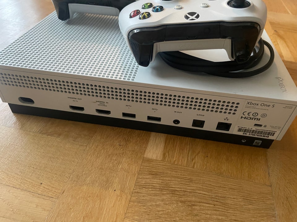 Xbox One S, God