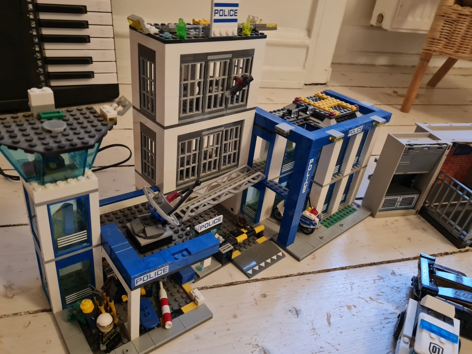 Lego City, Politistation og