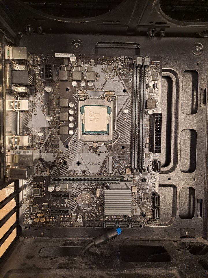 CPU bundkort og kabinet i5-8400