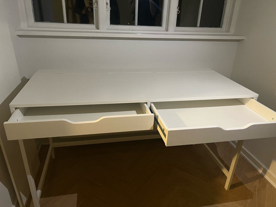 Skrivebord, Ikea Alex, b: 132 d: 50