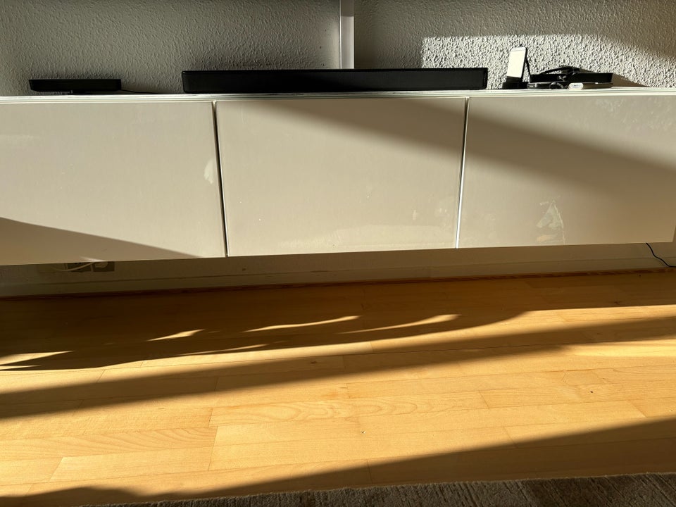 Tv bord, Ikea, b: 42 l: 180 h: 38