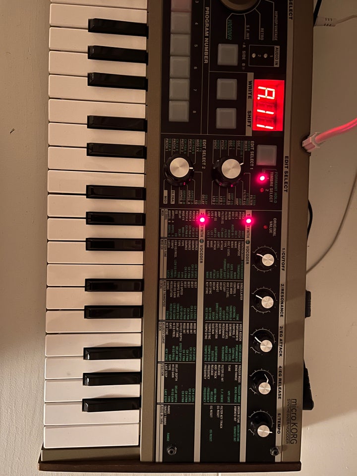 Synthesizer, Korg MicroKorg