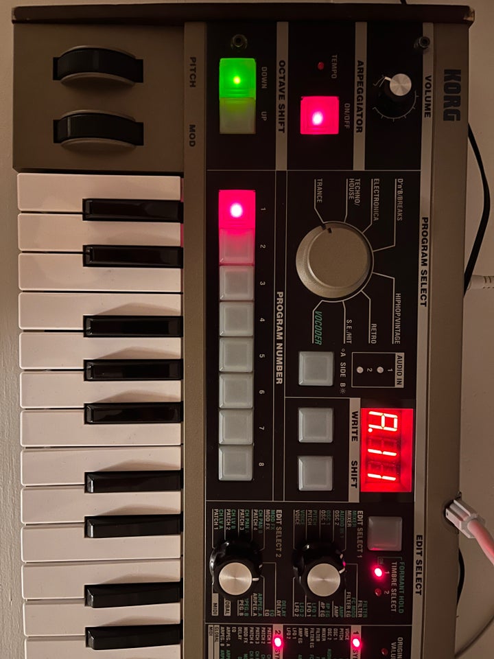 Synthesizer, Korg MicroKorg