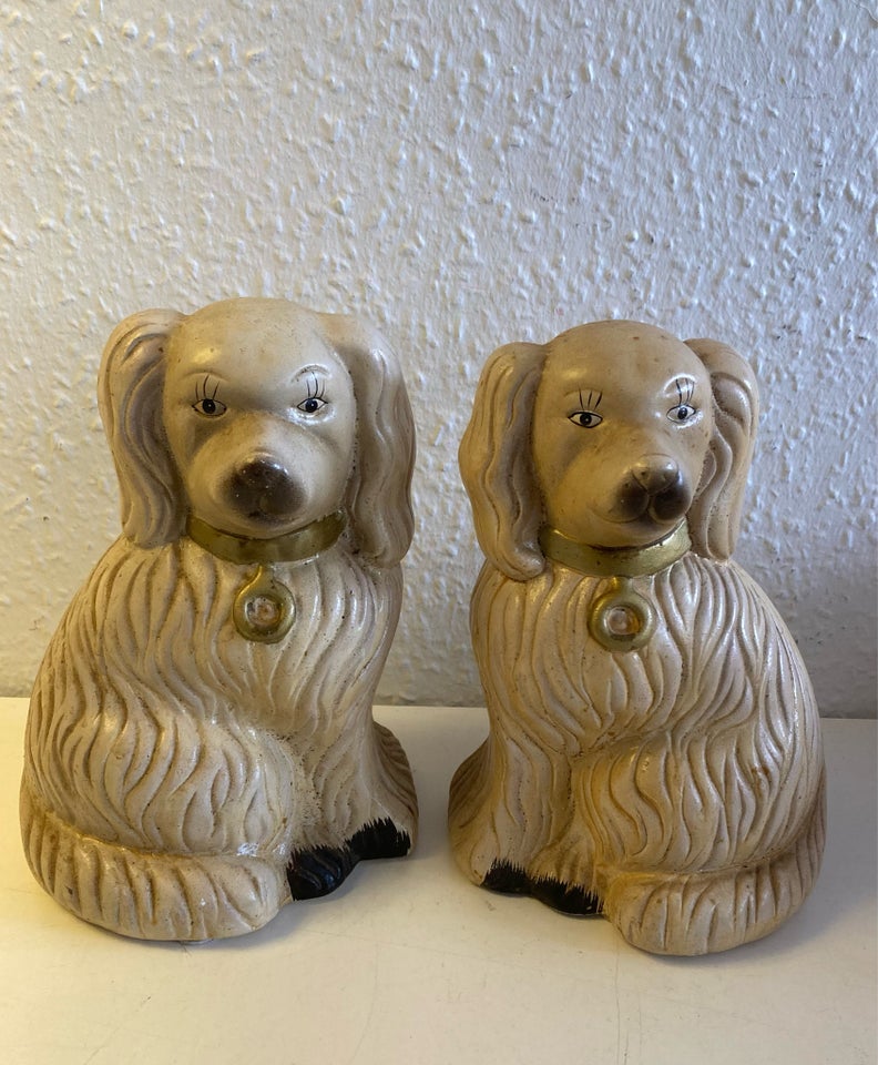 2 hunde ca 24 cm høje