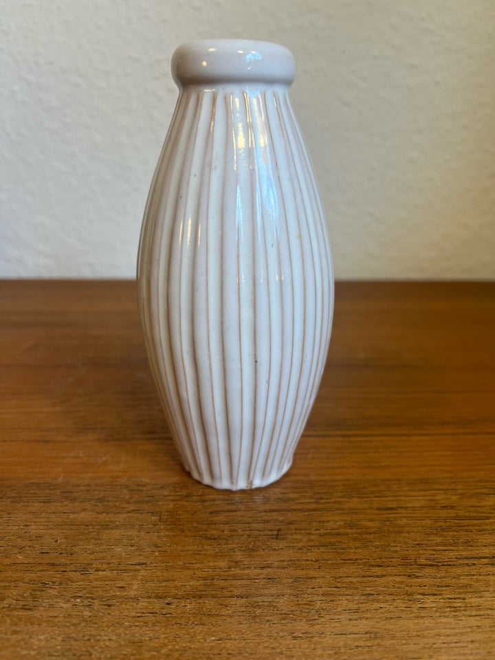 Keramik rillet riflet vase