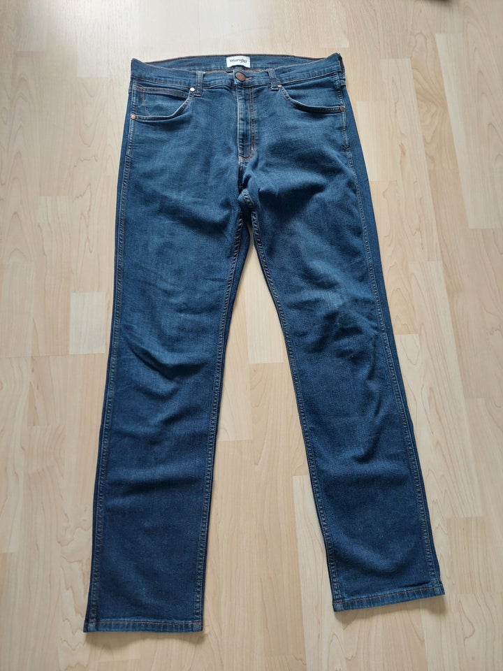 Jeans Wrangler str 33