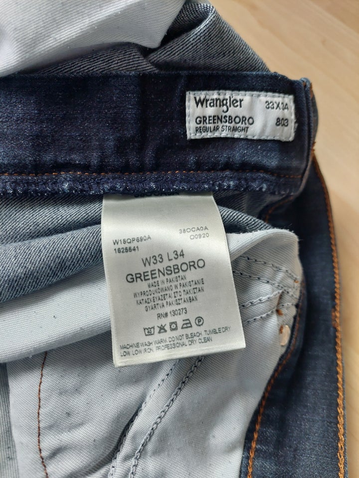 Jeans Wrangler str 33