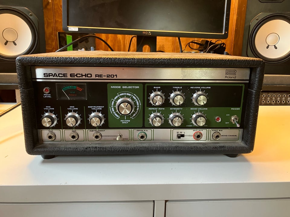 Roland RE-201 Space Echo Tape Delay