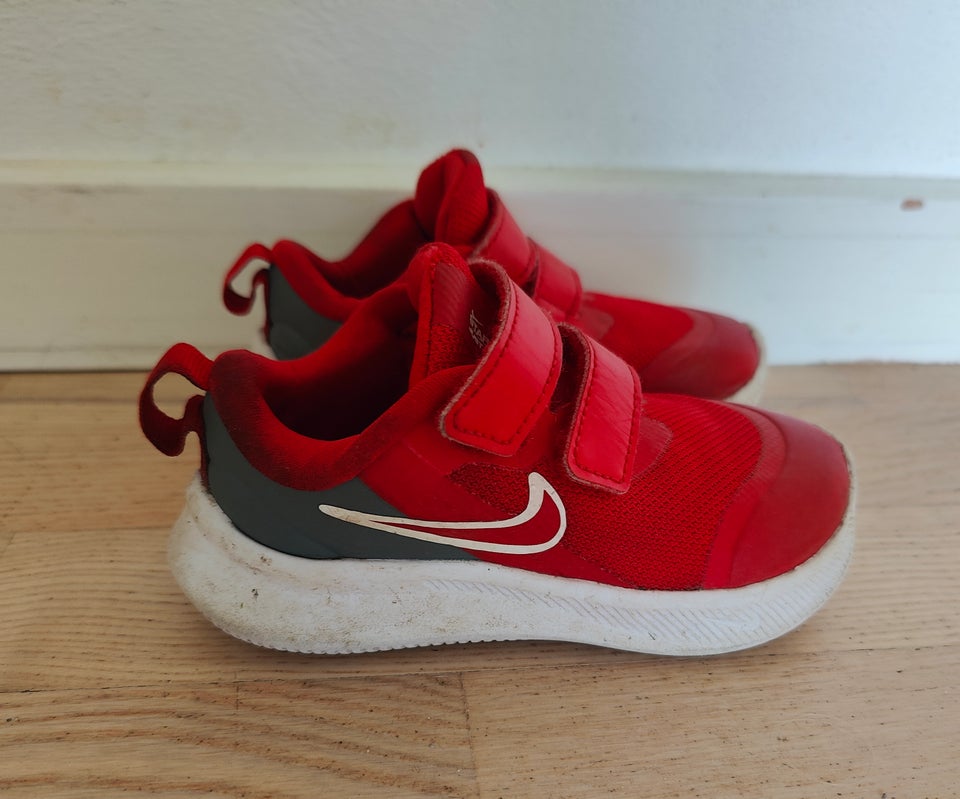 Sneakers, str. 22, Nike