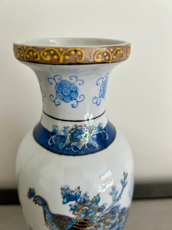 Smuk orientalsk vase - 21 cm