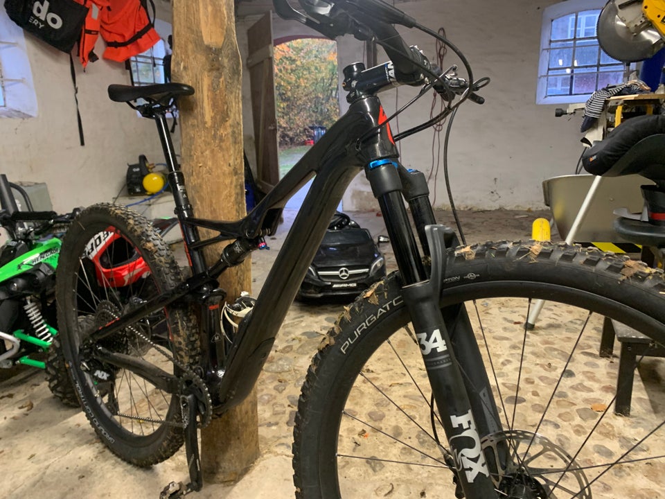 Specialized Camber comp Carbon ,