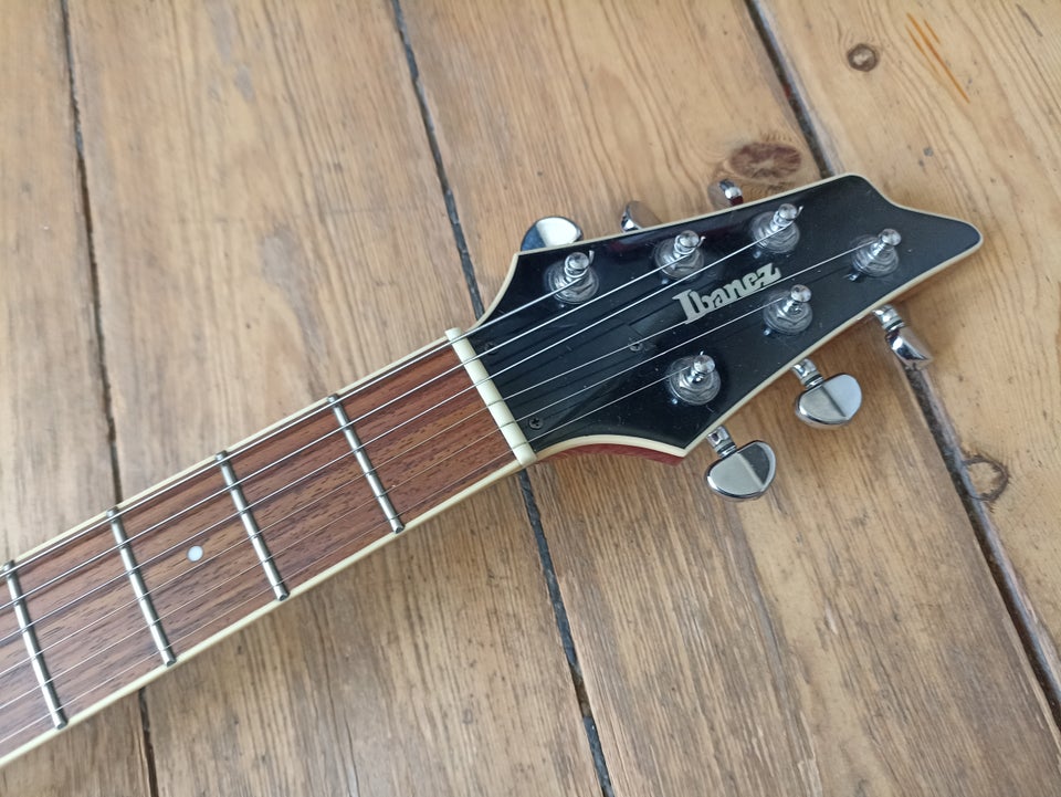 Elguitar Ibanez SZR520