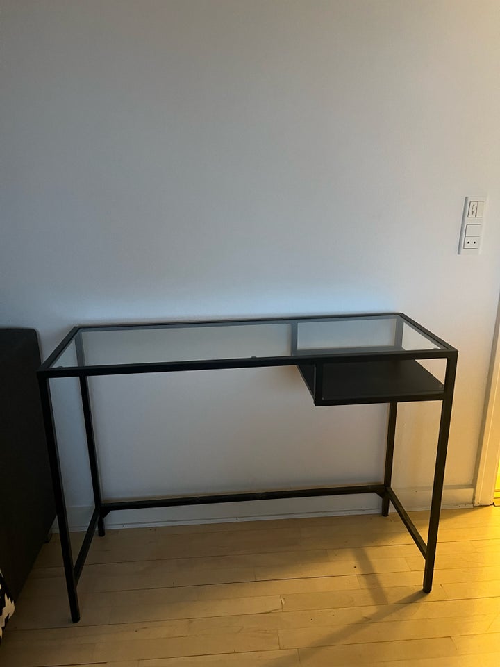 Arbejdsbord, Ikea