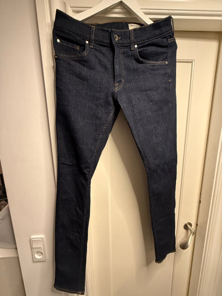 Jeans, Tiger of Sweden , str. 32