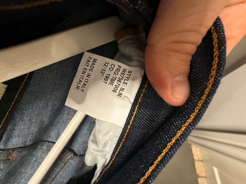 Jeans, Tiger of Sweden , str. 32