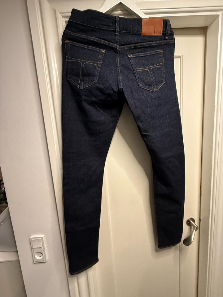 Jeans, Tiger of Sweden , str. 32